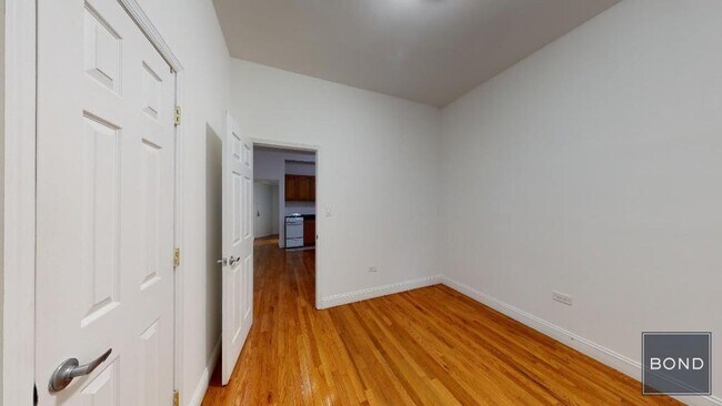 228 E 36th St in New York, NY - Building Photo - Building Photo