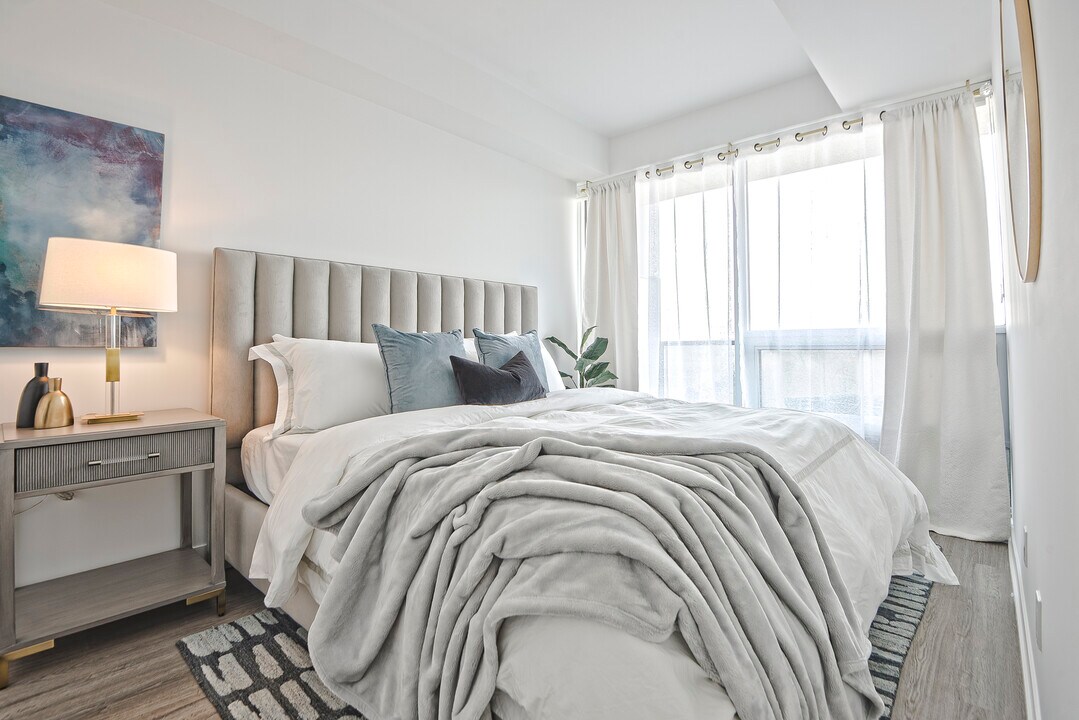 Bela Square in Toronto, ON - Building Photo