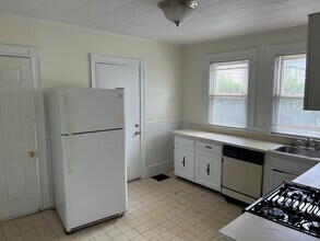 27 Albion St, Unit 1 in Somerville, MA - Foto de edificio - Building Photo