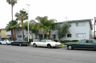 Ocean Terrace in Costa Mesa, CA - Foto de edificio - Building Photo