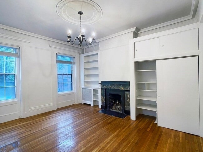 109 Charles St, Unit 5 in Boston, MA - Building Photo - Building Photo