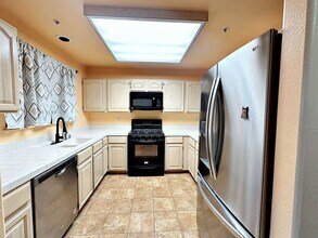 2851 S Valley View Blvd in Las Vegas, NV - Building Photo - Building Photo