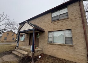 1003 Ann St in East Lansing, MI - Building Photo