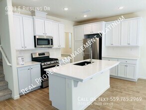 6331 E Riesling Dr in Fresno, CA - Building Photo - Building Photo
