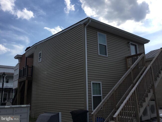 216 W King St in Strasburg, VA - Building Photo - Building Photo
