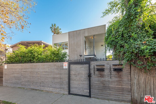 property at 2603 Abbot Kinney Blvd