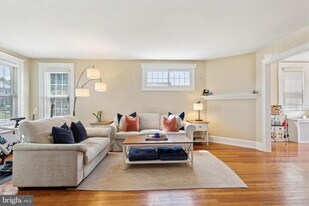 149 E 11th Ave in Conshohocken, PA - Building Photo