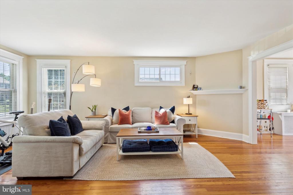 149 E 11th Ave in Conshohocken, PA - Building Photo