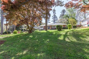 2115 Pinellas Trail in Decatur, GA - Building Photo