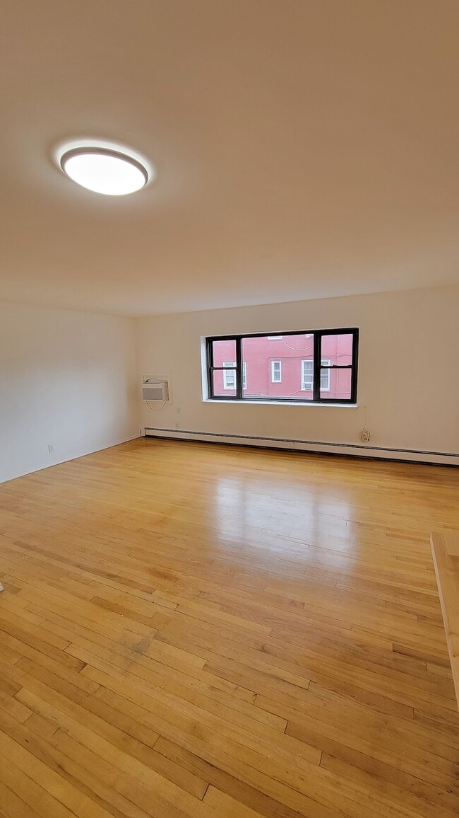 property at 204 Woodcliff Ave