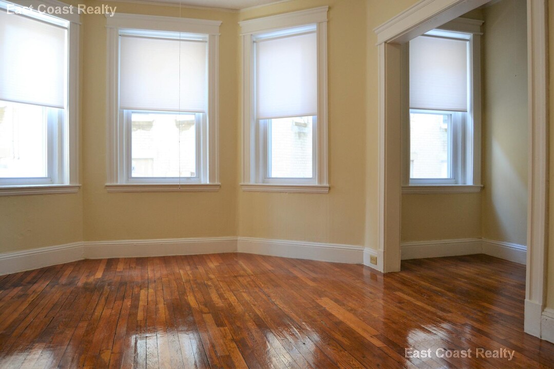225 Kelton St in Boston, MA - Building Photo