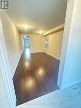 429 Kennedy Cir W in Milton, ON - Building Photo - Building Photo