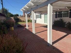 1605 Minorca Dr in Costa Mesa, CA - Building Photo - Building Photo