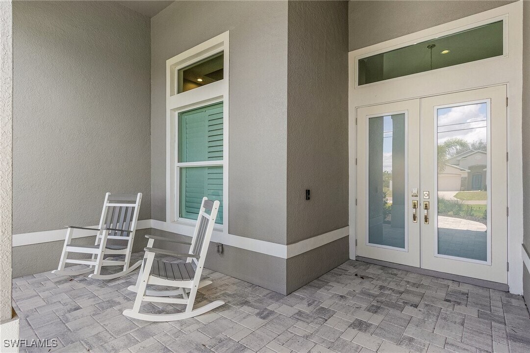 1704 SW 17th Ave in Cape Coral, FL - Building Photo