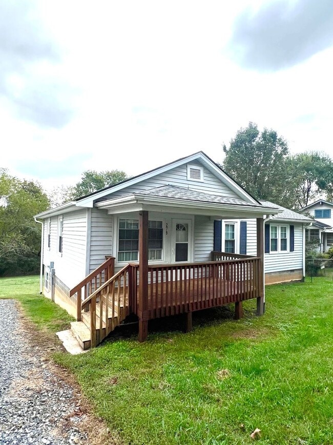279 Bingham Rd in Asheville, NC - Building Photo - Building Photo