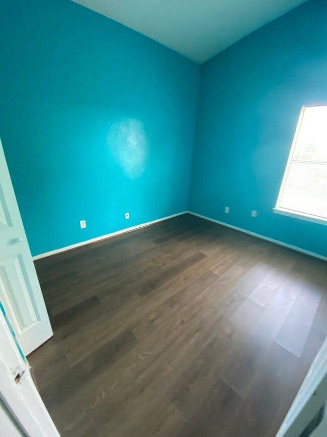 property at 15823 Ridgecroft Rd