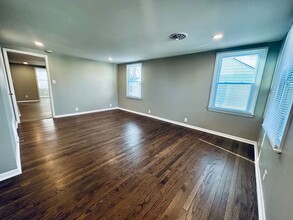 612 S Cherry St in Olathe, KS - Building Photo - Building Photo