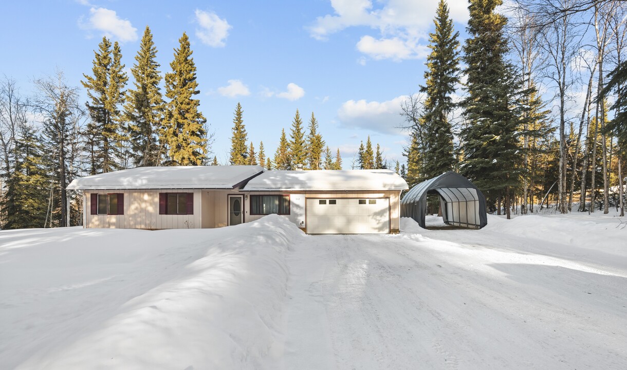 942 Ridgetop Rd in North Pole, AK - Building Photo