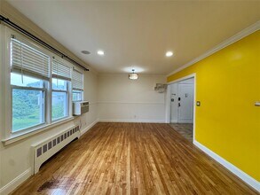 16 Arlington St in Yonkers, NY - Building Photo - Building Photo