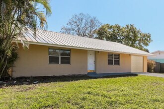 6106 Sunset Blvd in Fort Pierce, FL - Building Photo - Building Photo