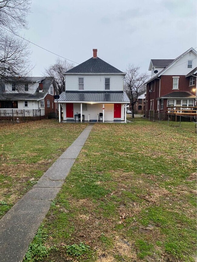 2138 9th Ave in Huntington, WV - Building Photo - Building Photo