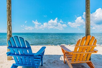 2502 N Rocky Point Dr in Tampa, FL - Building Photo - Building Photo