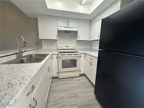 829 Gleason Pkwy, Unit 4 in Cape Coral, FL - Building Photo - Building Photo