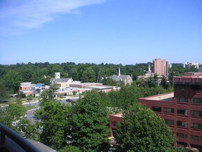 4808 Moorland Ln, Unit 902 in Bethesda, MD - Foto de edificio - Building Photo