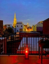 32 N Front St, Unit 3f in Philadelphia, PA - Foto de edificio - Building Photo