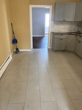 468 4th Ave, Unit Third Floor in Elizabeth, NJ - Foto de edificio - Building Photo