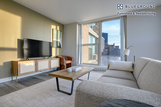 5600 N Sheridan Rd, Unit FL14-ID919 in Chicago, IL - Building Photo - Building Photo