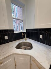 1325 Kerbaugh St, Unit B in Philadelphia, PA - Building Photo - Building Photo
