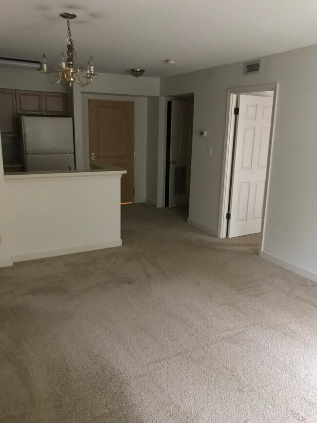 5000 Battery Ln, Unit 201 in Bethesda, MD - Building Photo - Building Photo