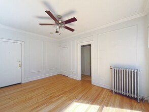 3449 N Elaine Pl, Unit 308 in Chicago, IL - Foto de edificio - Building Photo