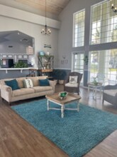 6285 Jacinto Ave in Sacramento, CA - Building Photo - Building Photo