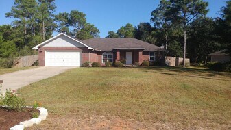 6568 Fern St in Navarre, FL - Building Photo