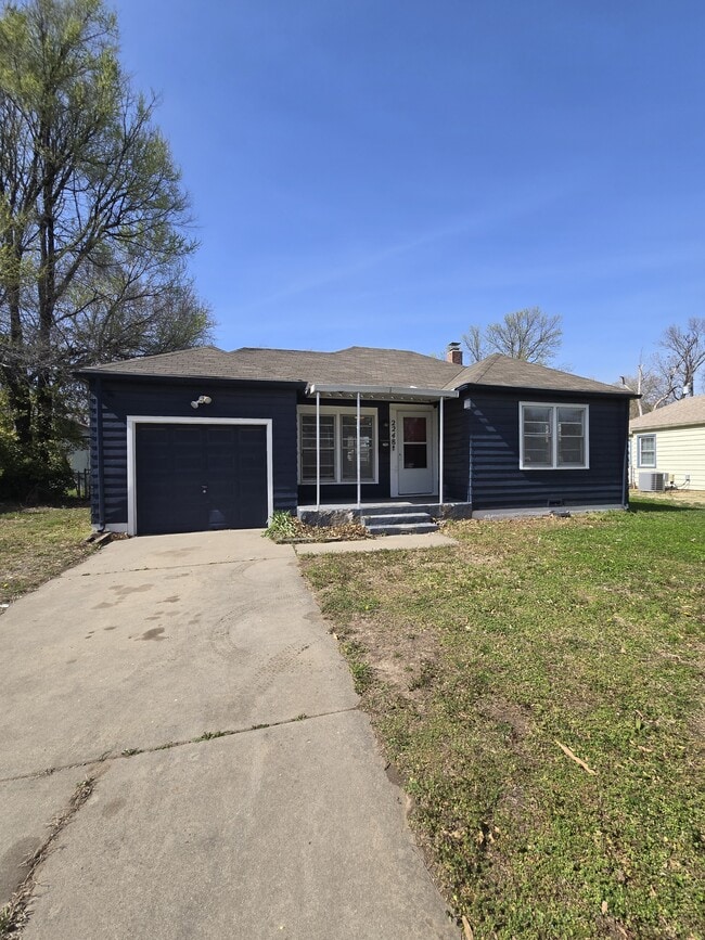 property at 2248 E Aloma St