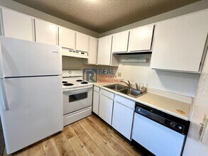 5034 El Camino Dr in Colorado Springs, CO - Building Photo - Building Photo