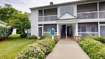 2718 S Knightsbridge Cir in Ann Arbor, MI - Building Photo