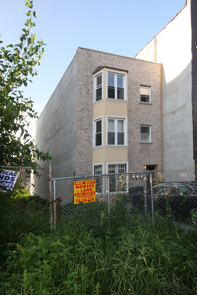 620 Willoughby Ave in Brooklyn, NY - Foto de edificio - Building Photo