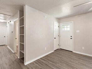 527 W Heard St in Cleburne, TX - Building Photo - Building Photo