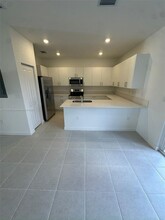 2848 SE 26th Ter in Homestead, FL - Foto de edificio - Building Photo