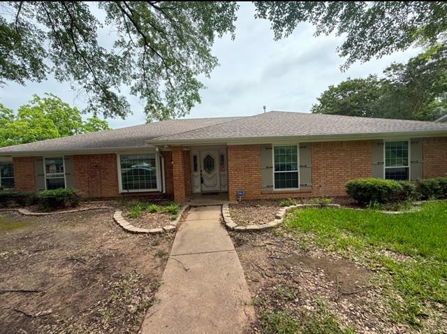 property at 2805 Westwood Dr