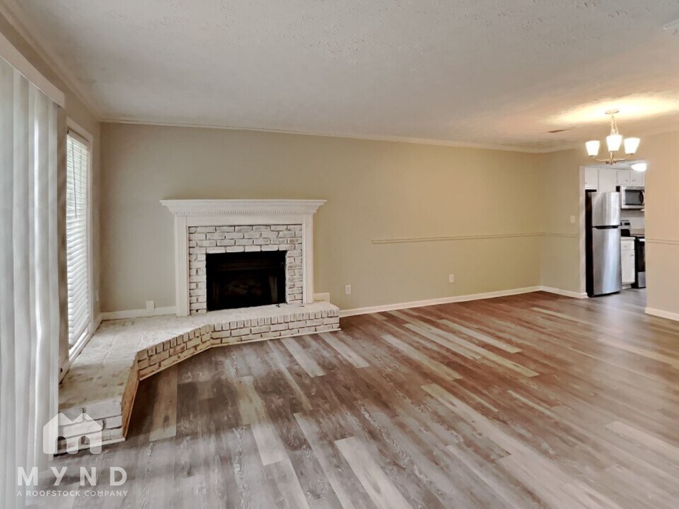 4395 Coopers Creek Dr SE in Smyrna, GA - Foto de edificio