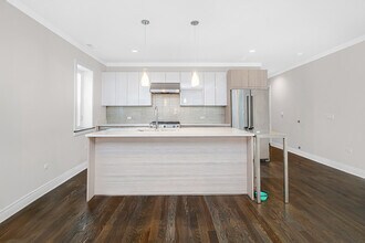 1320 W Lexington St in Chicago, IL - Building Photo - Building Photo