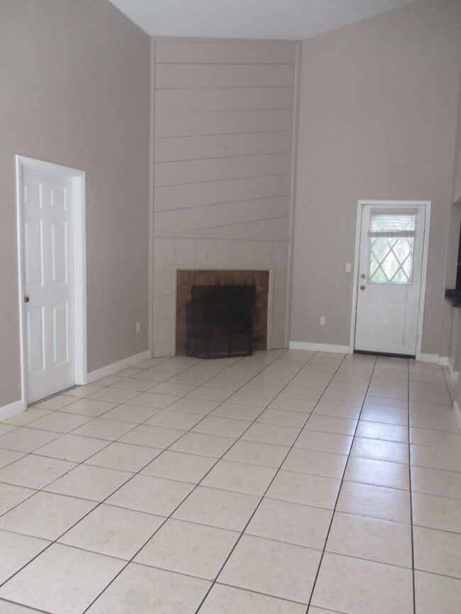 1120 SW 19th Pl in Gainesville, FL - Building Photo - Building Photo