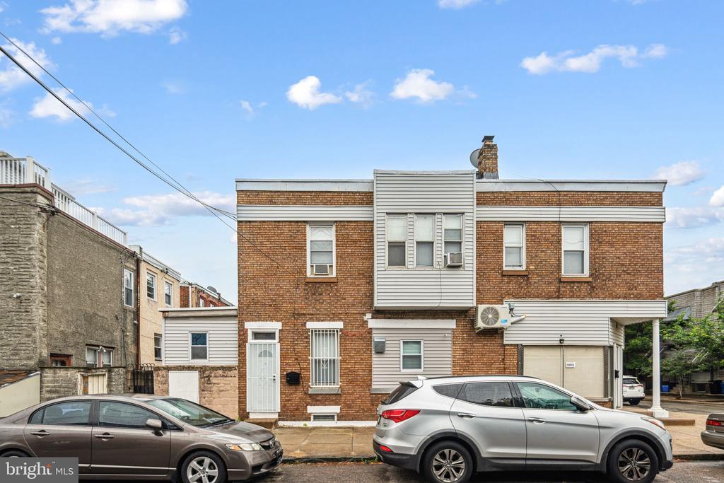 2201 S Lambert St in Philadelphia, PA - Building Photo