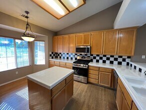 2099 Spy Glass Ct in Merced, CA - Building Photo - Building Photo