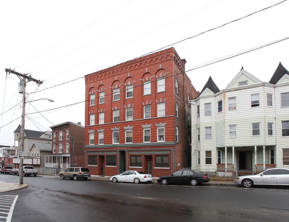 985-987 Bank St in Waterbury, CT - Building Photo