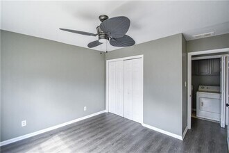 735 Oak Dr in Atlanta, GA - Building Photo - Building Photo